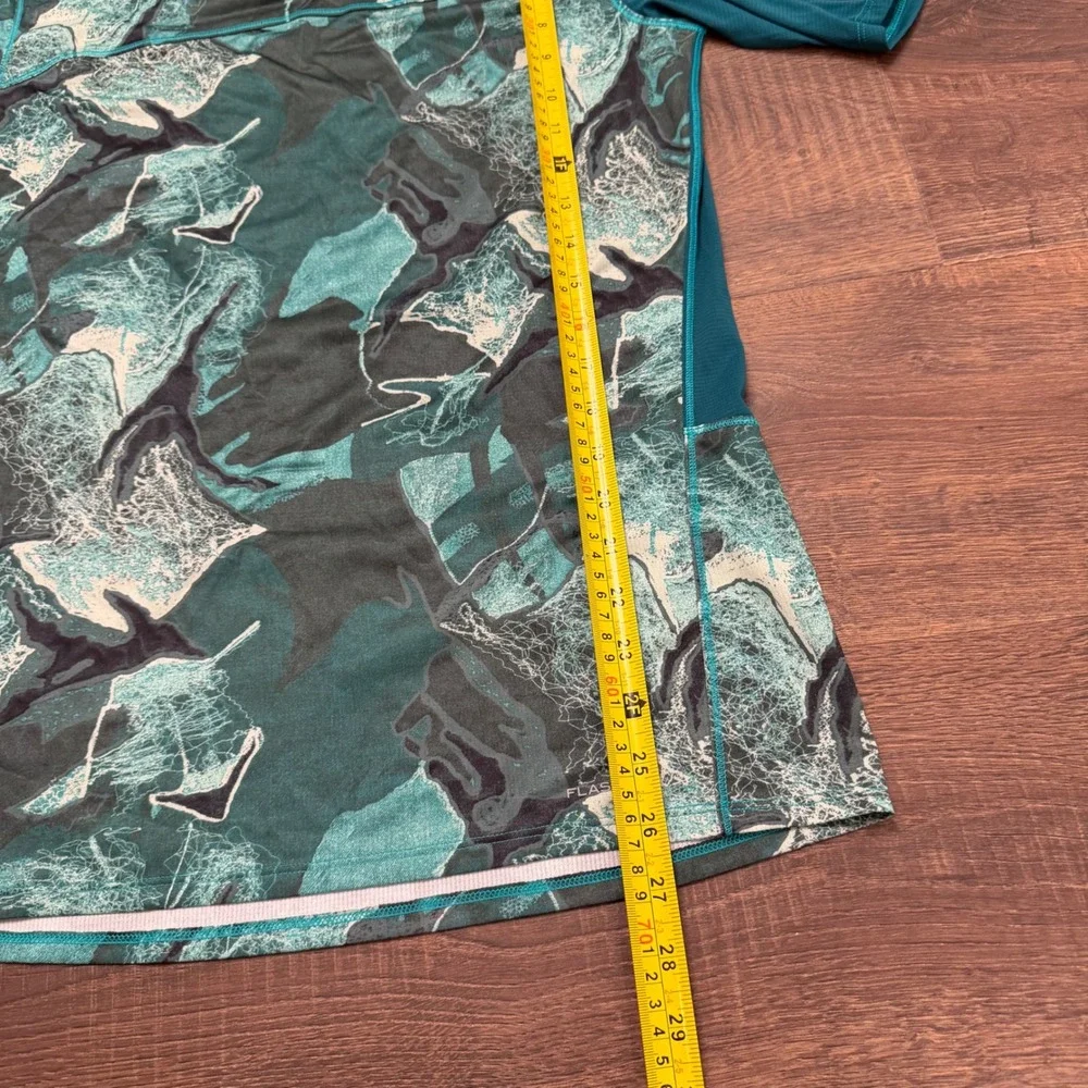 The North Face Mens FlashDry Performance T-Shirt Green Teal Marble Print Small